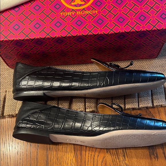 Tory Burch Cocoa and Perf Black Loafers - Picture 5 of 7